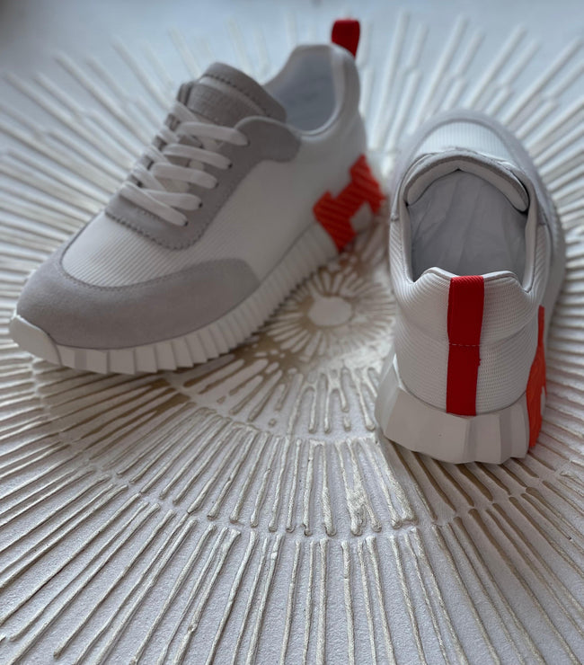 Hermès Bouncing Sneaker in White Calfskin & Suede – Lightweight Urban Elegance. Main Image