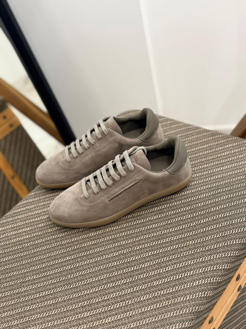 Zegna 232 Sneaker suede. sole and tread detail